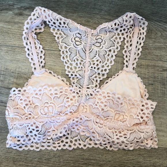 Like New Medium Aerie Bralette Bundle - Picture 6 of 10